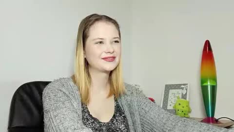 Snapshot of lydiasunny chatting on 10.07.25 Lydia online show from 10.07.25