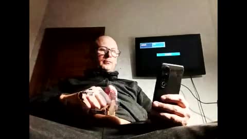 Snapshot of lyelik chatting on 02.15.25 Alex online show from 02.15.25
