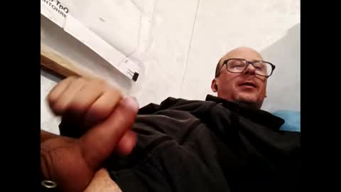 Snapshot of lyelik chatting on 02.26.25 Alex online show from 02.26.25