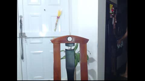 lylii_evans online show from 01.22.25