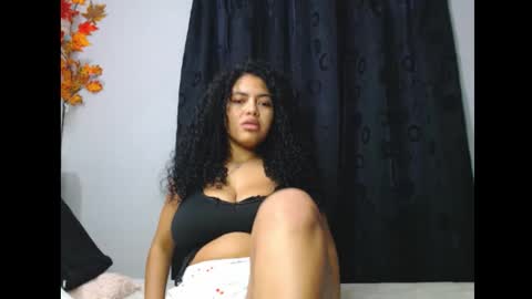 Snapshot of lylii_evans chatting on 10.15.25 lylii_evans online show from 10.15.25
