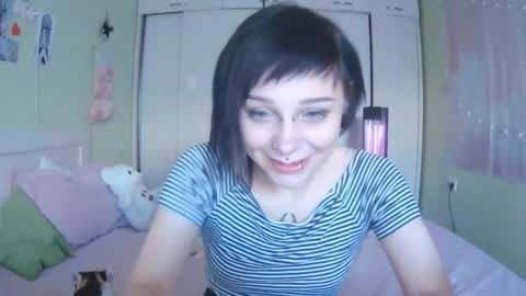 Kira online show from 10.15.25