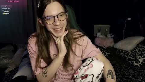 Snapshot of m1shq chatting on 02.19.25 m1shq online show from 02.19.25