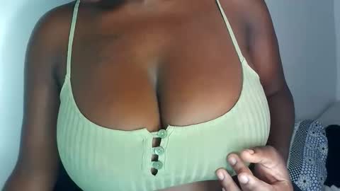 Snapshot of m_tits3 chatting on 09.12.25 m_tits3 online show from 09.12.25