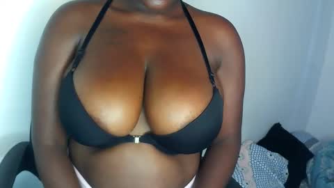 Snapshot of m_tits3 chatting on 09.16.25 m_tits3 online show from 09.16.25