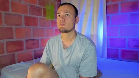 Snapshot of maax_taylor01 chatting on 01.24.25 online show from 01.24.25