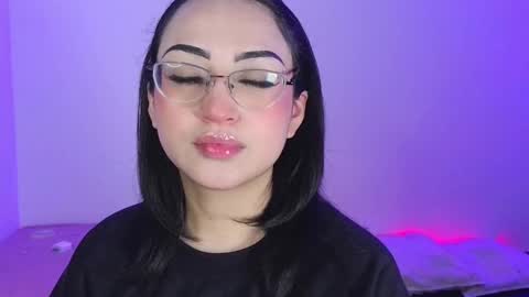 Snapshot of maddyghost chatting on 09.17.25   Please followme and rate me your thumbs up online show from 09.17.25