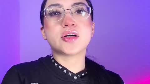 Snapshot of maddyghost chatting on 09.23.25   Please followme and rate me your thumbs up online show from 09.23.25