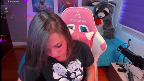 Snapshot of madeleine_shinobi chatting on 01.21.25 Emily Only Fans online show from 01.21.25