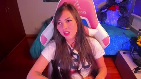 Snapshot of madeleine_shinobi chatting on 02.28.25 Emily Only Fans online show from 02.28.25