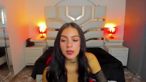 Snapshot of madisoncarzon chatting on 10.07.25 Madison Carzon online show from 10.07.25