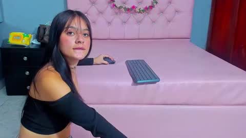 Snapshot of madisoncarzon chatting on 11.13.25 Madison Carzon online show from 11.13.25