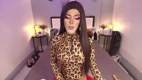 Snapshot of madnesswilxx chatting on 10.25.25 Wil online show from 10.25.25