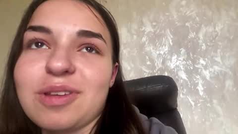 Snapshot of maespirounias chatting on 11.08.25 Eva online show from 11.08.25