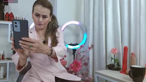 Snapshot of maghenta chatting on 09.12.25 Maghenta-MS mature online show from 09.12.25
