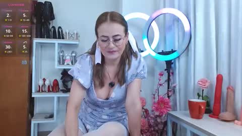 Snapshot of maghenta chatting on 09.16.25 Maghenta-MS mature online show from 09.16.25