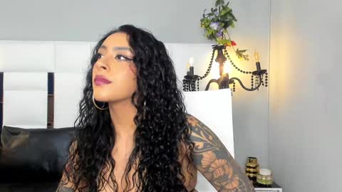 Snapshot of magic_marg chatting on 01.25.25 Marge online show from 01.25.25