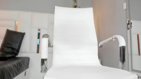 Snapshot of magic_marg chatting on 02.25.25 Marge online show from 02.25.25