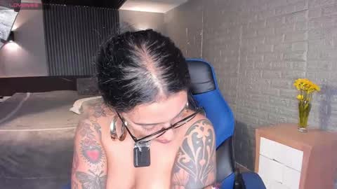 Snapshot of magic_marg chatting on 09.25.25 Marge online show from 09.25.25