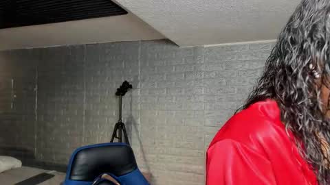 Snapshot of magic_marg chatting on 10.08.25 Marge online show from 10.08.25