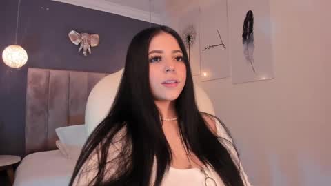 Snapshot of maiiitee_ chatting on 12.21.24 Mait online show from 12.21.24