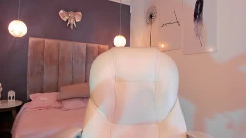 Snapshot of maiiitee_ chatting on 03.07.25 Mait online show from 03.07.25