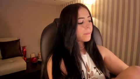 Snapshot of maiiitee_ chatting on 10.07.25 Mait online show from 10.07.25