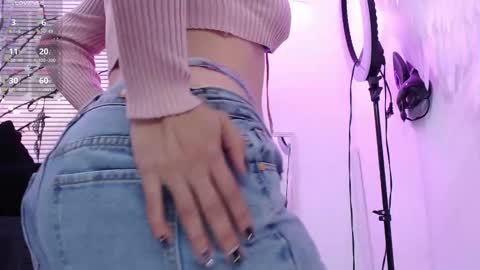 Snapshot of mailywindsor chatting on 10.27.25 Maily online show from 10.27.25