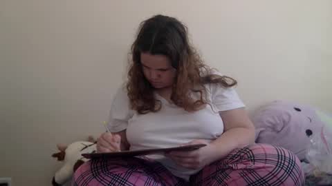 Snapshot of makemesquirt06 chatting on 10.27.25 makemesquirt06 online show from 10.27.25