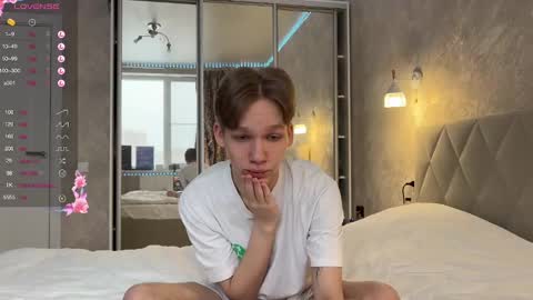 Snapshot of malcolm_yang chatting on 02.03.25 Tom and Mark 3 online show from 02.03.25