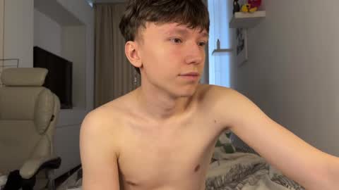 Snapshot of malcolm_yang chatting on 09.28.25 Tom and Mark 3 online show from 09.28.25