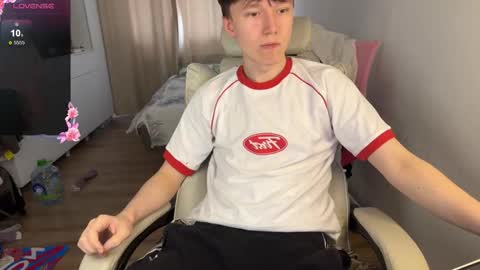 Snapshot of malcolm_yang chatting on 10.04.25 Tom and Mark 3 online show from 10.04.25