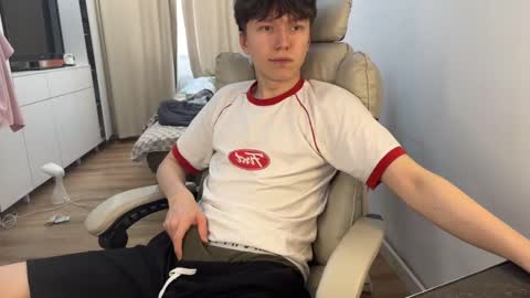 Snapshot of malcolm_yang chatting on 10.29.25 Tom and Mark 3 online show from 10.29.25