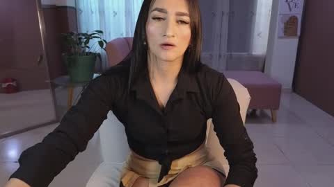 Snapshot of malen_fitnessmilf chatting on 10.02.25 malen_fitnessmilf online show from 10.02.25