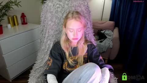 Snapshot of malenaernman chatting on 02.22.25 Malena online show from 02.22.25