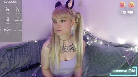 Snapshot of mali_sia chatting on 12.15.24 Mischelle online show from 12.15.24