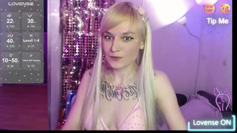 Snapshot of mali_sia chatting on 12.26.24 Mischelle online show from 12.26.24