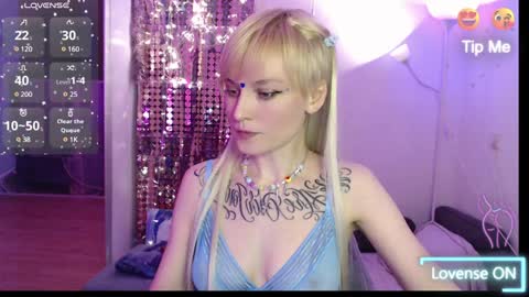 Snapshot of mali_sia chatting on 12.27.24 Mischelle online show from 12.27.24