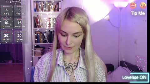 Snapshot of mali_sia chatting on 01.26.25 Mischelle online show from 01.26.25