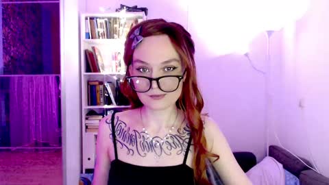 Snapshot of mali_sia chatting on 02.09.25 Mischelle online show from 02.09.25