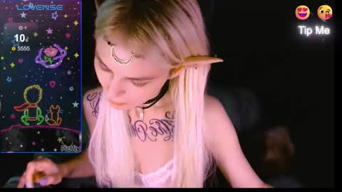 Snapshot of mali_sia chatting on 10.01.25 Mischelle online show from 10.01.25