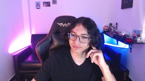 Snapshot of malik_harrison_ chatting on 12.04.24 Malik  online show from 12.04.24