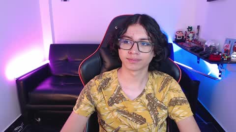 Snapshot of malik_harrison_ chatting on 12.17.24 Malik  online show from 12.17.24