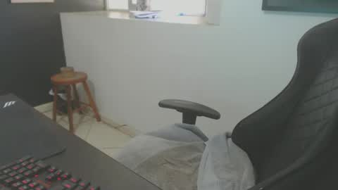 Snapshot of mamute23 chatting on 03.08.25 BigBrazilianCock online show from 03.08.25