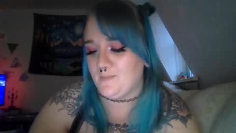 Snapshot of manicpixiepop chatting on 11.11.25 ManicPixiePop online show from 11.11.25