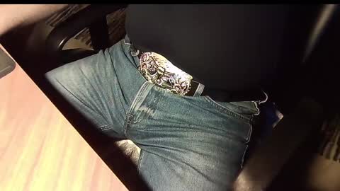 Snapshot of manswed chatting on 12.11.24 manswed online show from 12.11.24