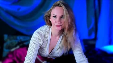 Snapshot of margaux_corsets6641000 chatting on 12.26.24 margaux_corsets6641000 online show from 12.26.24