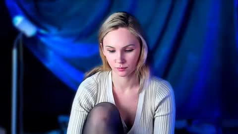 Snapshot of margaux_corsets6641000 chatting on 12.26.24 margaux_corsets6641000 online show from 12.26.24