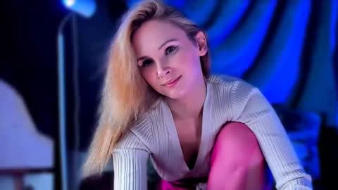 Snapshot of margaux_corsets6641000 chatting on 12.27.24 margaux_corsets6641000 online show from 12.27.24