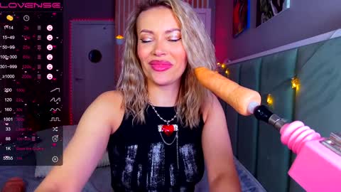 Snapshot of margohotty chatting on 01.30.25 Margo for you   online show from 01.30.25